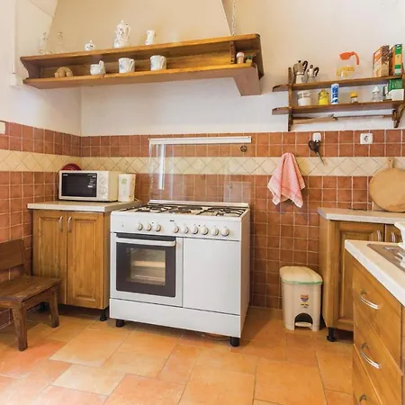 2 Bedroom Beautiful In Nyaraló Krnica