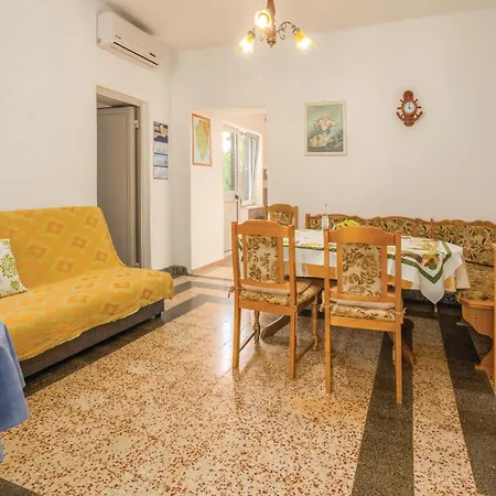 2 Bedroom Beautiful In Krnica